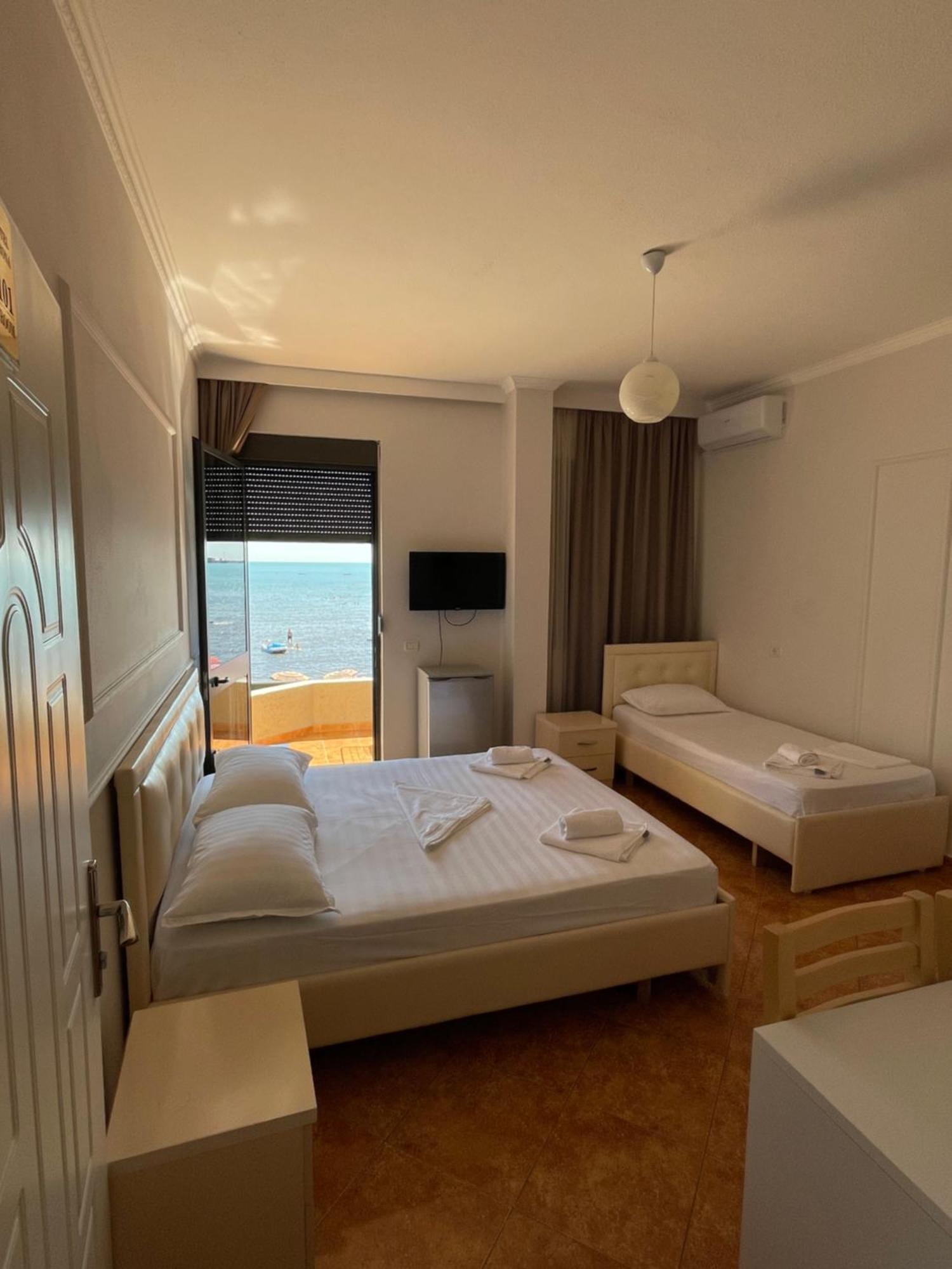 Tirona Hotel 4*
